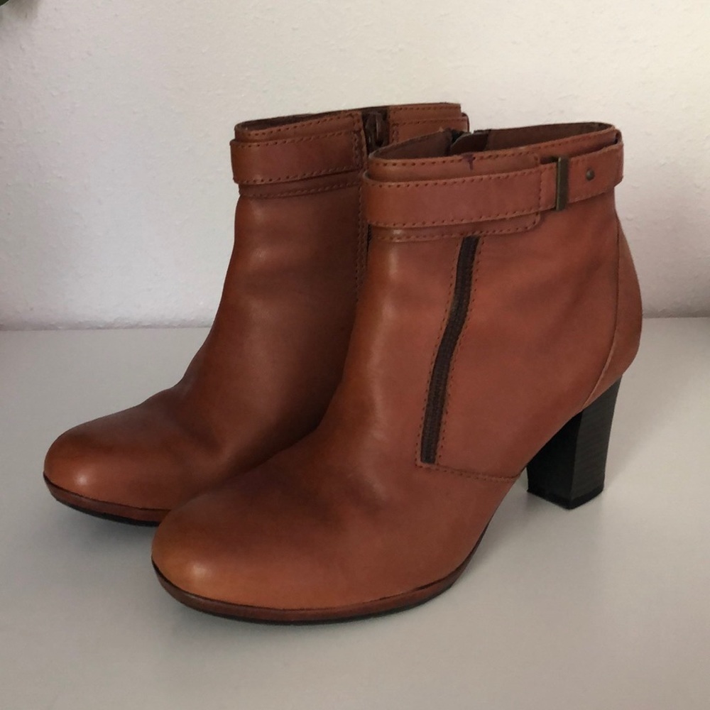 Clark’s Leather Booties LIKE NEW